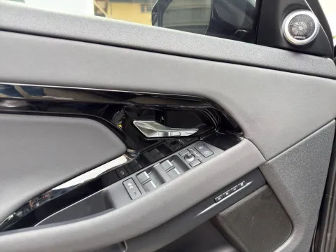 Land Rover Range Rover Evoque 2.0d i4 mhev R-Dynamic SE awd 204cv auto - Immagine 9