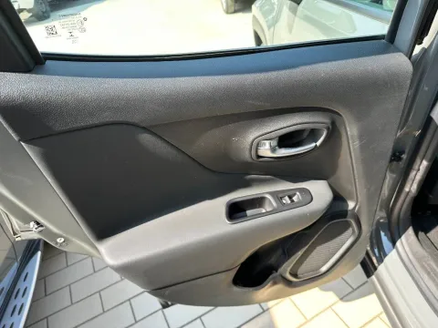 Jeep Renegade 1.6 mjt Limited 2wd 130cv - Immagine 18