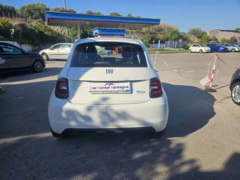 Fiat 500e 42 kWh La Prima - Immagine 6