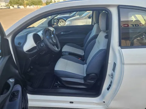 Fiat 500e 42 kWh La Prima - Immagine 9