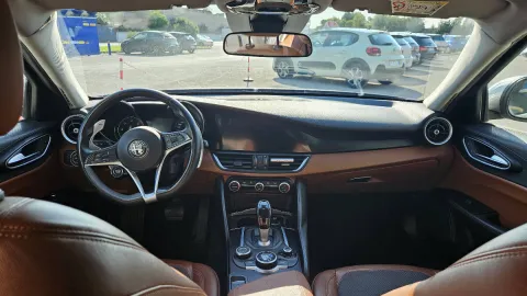 Alfa Romeo Giulia 2.2 t Business Sport Launch Edition 180cv auto - Immagine 7