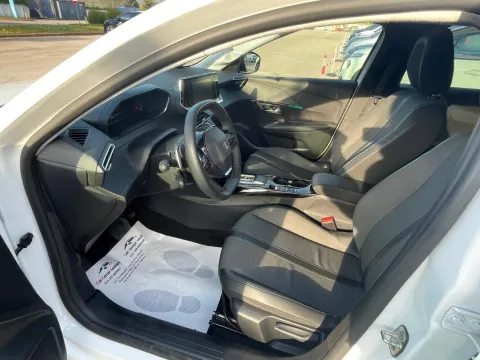 Peugeot 208 1.2 puretech Allure Pack s&s 100cv eat8 - Immagine 8