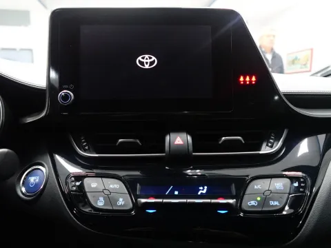Toyota C-HR 2.0h More Business e-cvt - Immagine 17