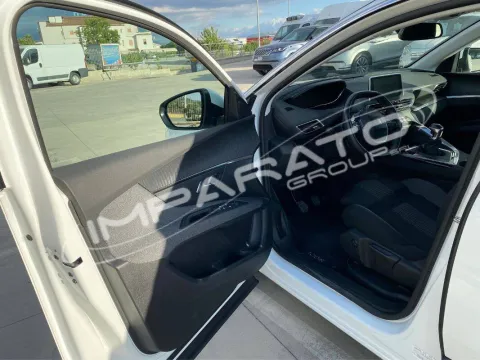 Peugeot 3008 1.5 bluehdi Business s&s 130cv - Immagine 9