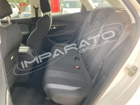 Peugeot 3008 1.5 bluehdi Business s&s 130cv - Immagine 17