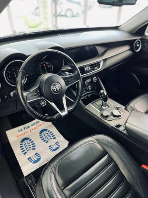 Alfa Romeo Stelvio 2.2 t Lusso Q4 210cv auto - Immagine 7