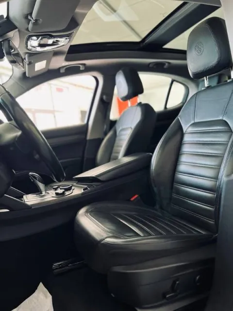 Alfa Romeo Stelvio 2.2 t Lusso Q4 210cv auto - Immagine 8