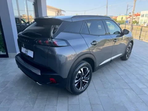 Peugeot 2008 1.2 puretech Allure Pack s&s 130cv - Immagine 4