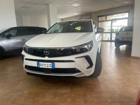 Opel Grandland 1.5 ecotec Business Elegance s&s 130cv at8 - Immagine 1