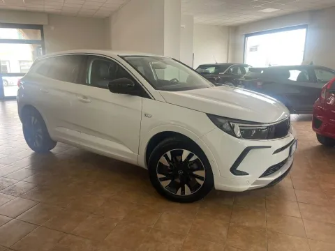 Opel Grandland 1.5 ecotec Business Elegance s&s 130cv at8 - Immagine 2