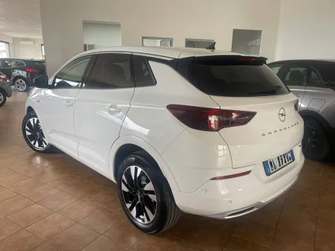 Opel Grandland 1.5 ecotec Business Elegance s&s 130cv at8 - Immagine 4
