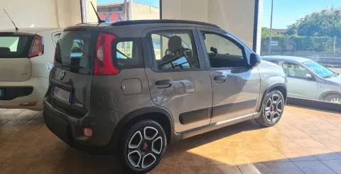 Fiat Panda 1.0 firefly hybrid City Life s&s 70cv - Immagine 2