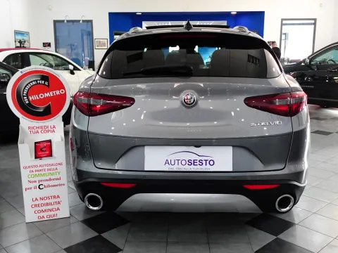 Alfa Romeo Stelvio 2.2 t Sport Tech rwd 160cv auto - Immagine 6