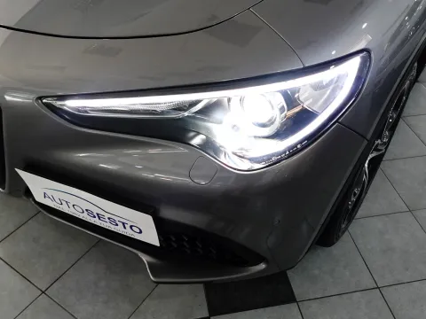 Alfa Romeo Stelvio 2.2 t Sport Tech rwd 160cv auto - Immagine 12