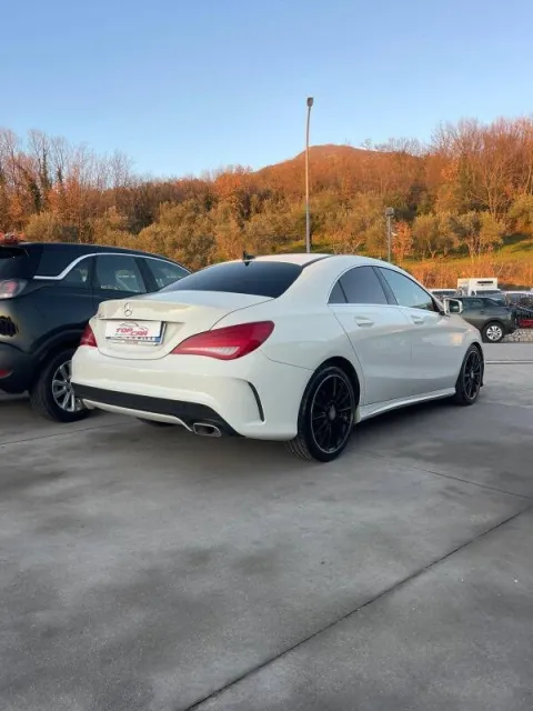 Mercedes CLA 220 d Premium Dark Night 177cv auto - Immagine 5