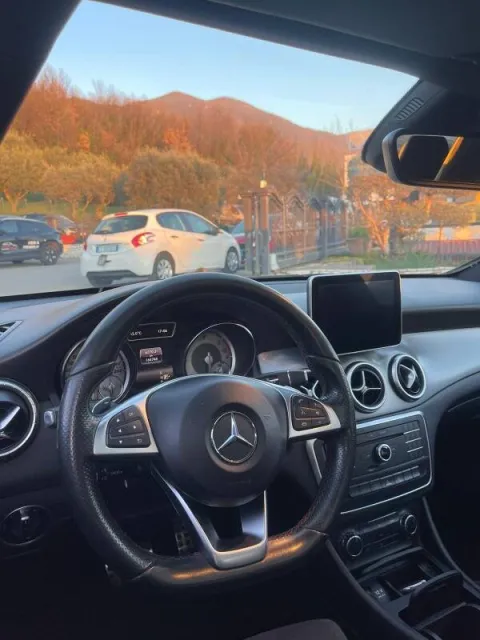 Mercedes CLA 220 d Premium Dark Night 177cv auto - Immagine 6
