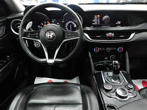 Alfa Romeo Stelvio 2.2 t Sport Tech rwd 160cv auto - Immagine 14
