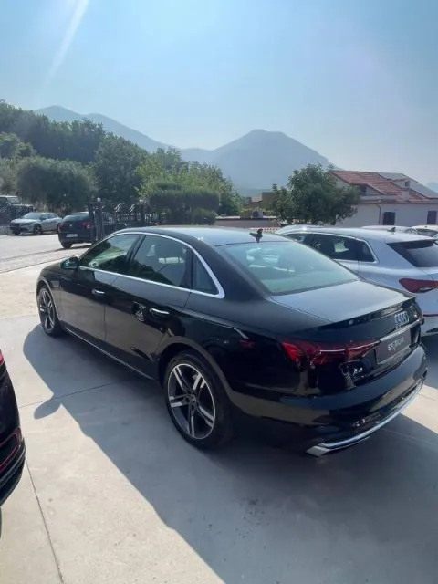 Audi A4 40 2.0 tdi mhev S line edition 204cv s-tronic - Immagine 4