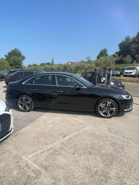 Audi A4 40 2.0 tdi mhev S line edition 204cv s-tronic - Immagine 6