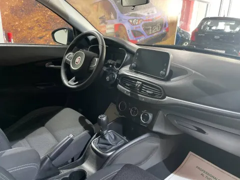 Fiat Tipo SW 1.3 mjt Lounge s&s 95cv my19 - Immagine 18