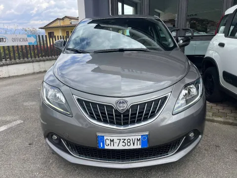 Lancia Ypsilon 1.0 firefly hybrid Gold s&s 70cv 5p.ti - Immagine 2