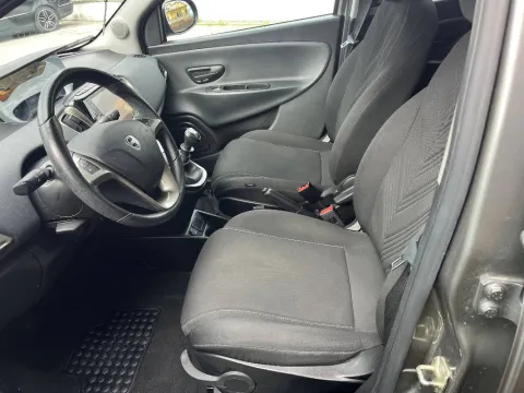 Lancia Ypsilon 1.0 firefly hybrid Gold s&s 70cv 5p.ti - Immagine 9
