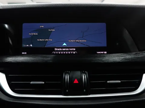 Alfa Romeo Stelvio 2.2 t Sport Tech rwd 160cv auto - Immagine 21