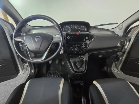 Lancia Ypsilon 1.2 8v Elefantino 69cv my14 - Immagine 8