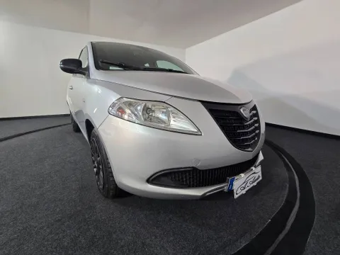 Lancia Ypsilon 1.2 8v Elefantino 69cv my14 - Immagine 15