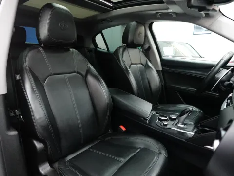 Alfa Romeo Stelvio 2.2 t Sport Tech rwd 160cv auto - Immagine 28