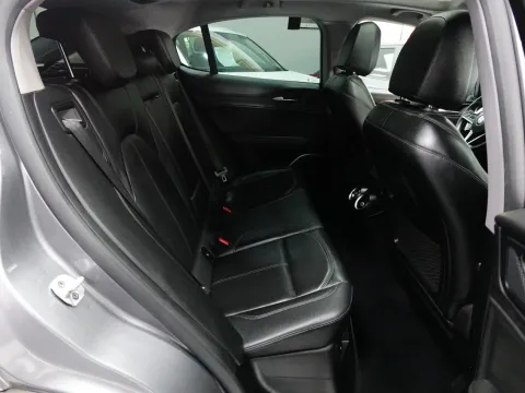 Alfa Romeo Stelvio 2.2 t Sport Tech rwd 160cv auto - Immagine 29