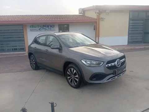 Mercedes GLA 180 d Business auto - Immagine 1