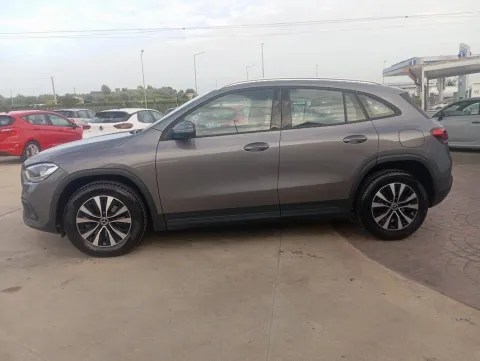 Mercedes GLA 180 d Business auto - Immagine 7