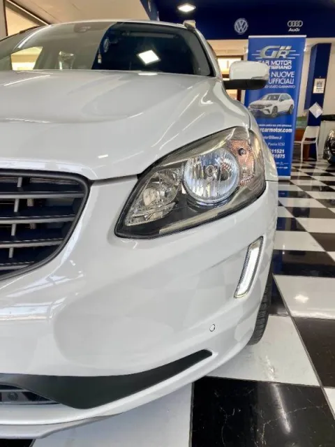 Volvo XC60 2.0 d3 Momentum 150cv geartronic - Immagine 10
