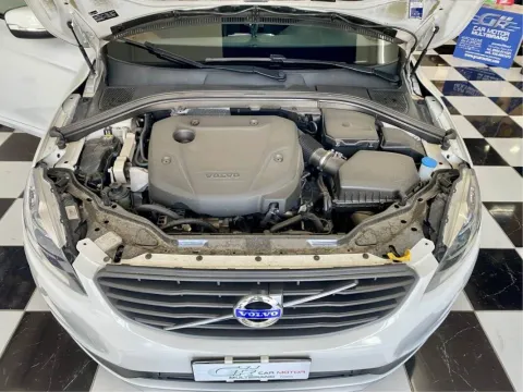 Volvo XC60 2.0 d3 Momentum 150cv geartronic - Immagine 31