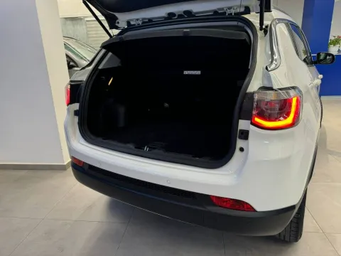 Jeep Compass 2.0 mjt Limited 4wd 140cv auto - Immagine 8