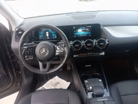 Mercedes GLA 180 d Business auto - Immagine 11