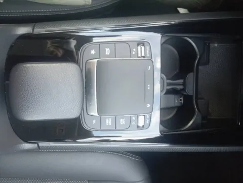 Mercedes GLA 180 d Business auto - Immagine 22