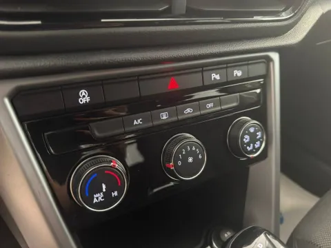 Volkswagen T-Roc 1.5 tsi Life dsg - Immagine 18