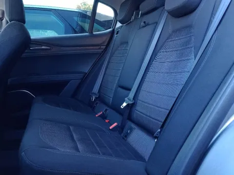Alfa Romeo Stelvio 2.2 t Sport Tech rwd 160cv auto - Immagine 7