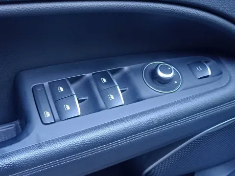 Alfa Romeo Stelvio 2.2 t Sport Tech rwd 160cv auto - Immagine 13