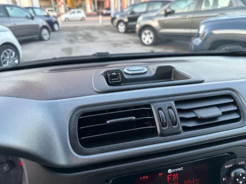 Fiat Panda 1.0 firefly hybrid City Life s&s 70cv - Immagine 11