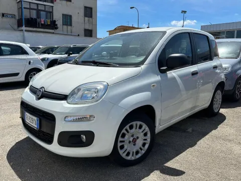 Fiat Panda 1.2 Lounge s&s 69cv my19 - Immagine 2