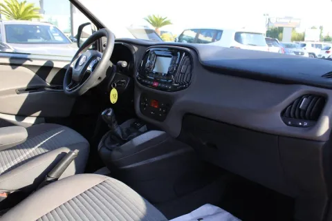 Volkswagen up! 5p 1.0 Move up! 60cv my20 - Immagine 12