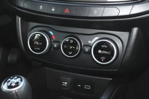 Nissan Qashqai 1.3 dig-t N-Connecta 140cv - Immagine 15
