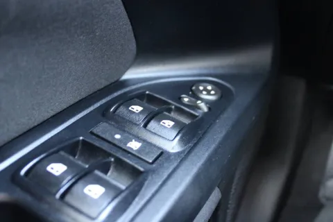 Nissan Qashqai 1.3 dig-t N-Connecta 140cv - Immagine 18