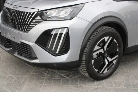 Peugeot 2008 1.2 puretech Allure s&s 130cv eat8 - Immagine 2