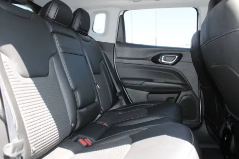 Jeep Compass 1.3 turbo t4 phev Limited 4xe auto - Immagine 9