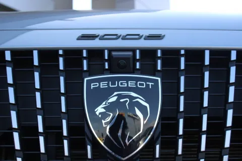 Peugeot 2008 1.2 puretech Allure s&s 100cv - Immagine 4