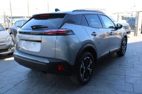 Peugeot 2008 1.2 puretech Allure s&s 100cv - Immagine 6